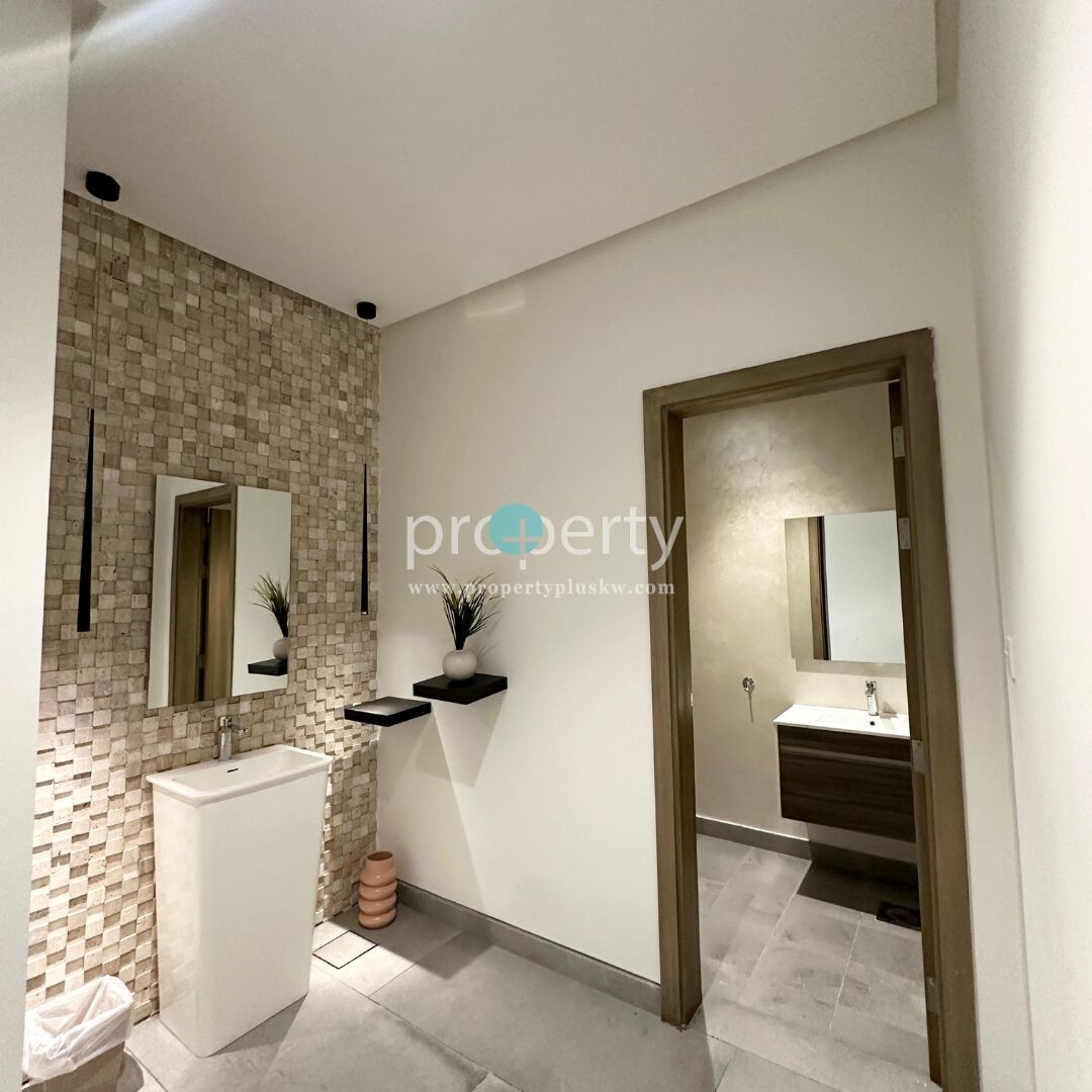 Kuwait City, Villas, KWD 1400,  Triplex Villa For Rent In Abu Al Hassaniya