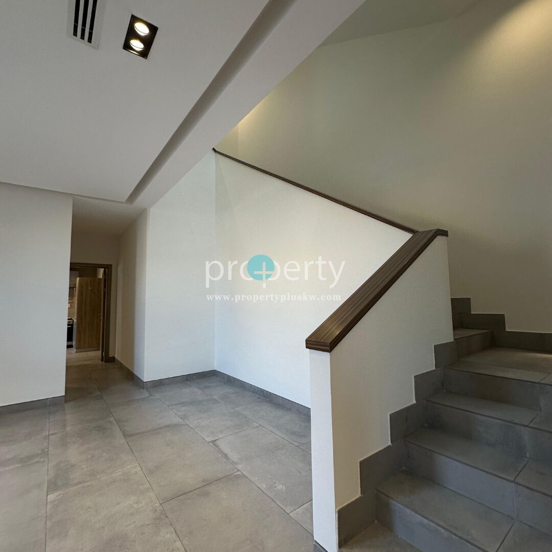 Kuwait City, Villas, KWD 1400,  Triplex Villa For Rent In Abu Al Hassaniya