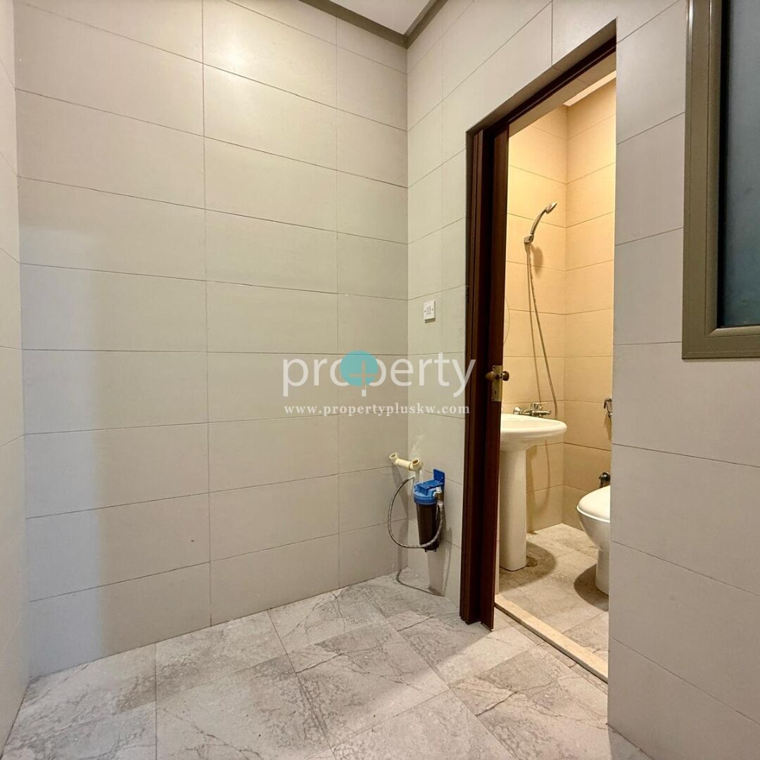 Salmiya, Apartments, Flats, Houses & Villas, KWD 625/month,  3 BR,  Semi Furnished Three Bedroom Apartment For Rent In Salmiya