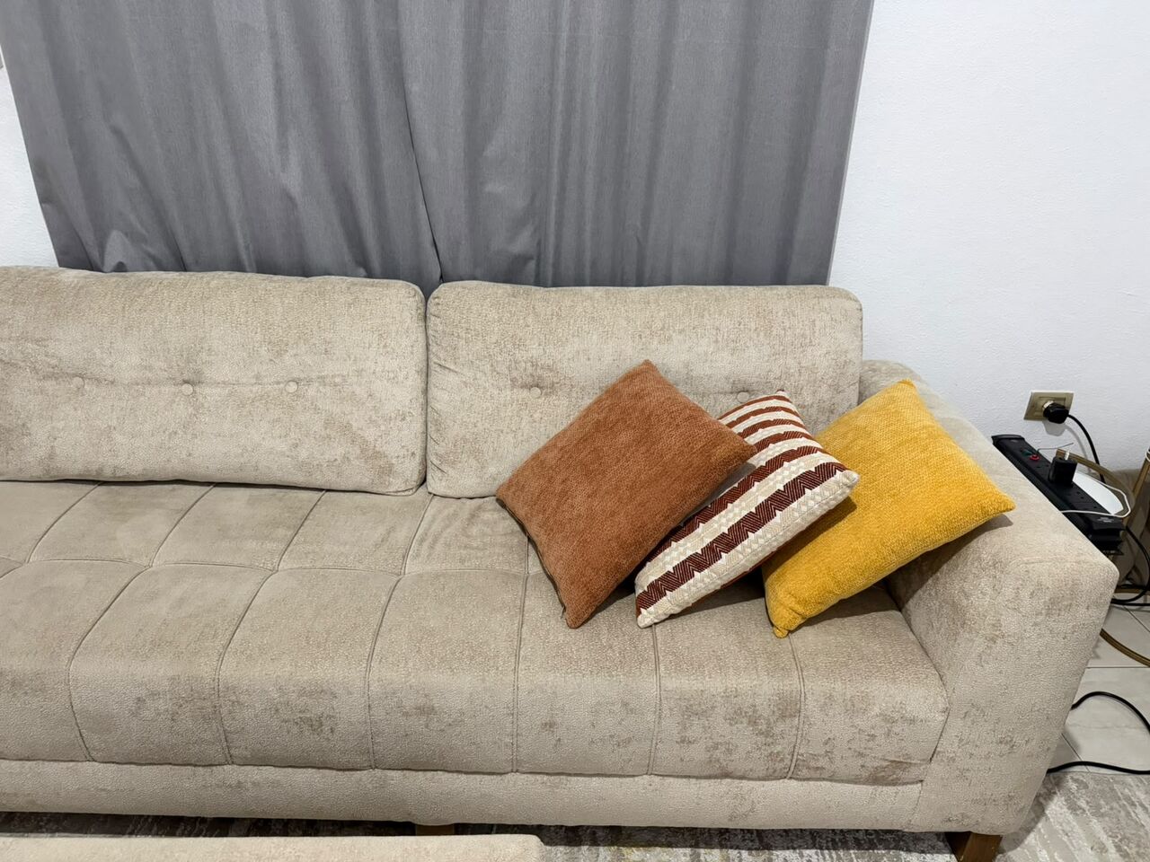 Al Faisaliyah, Furniture, SAR 2000,  Sofa 7 Set - 3pcs - With Table