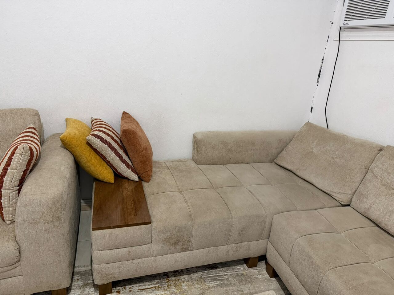 Al Faisaliyah, Furniture, SAR 2000,  Sofa 7 Set - 3pcs - With Table