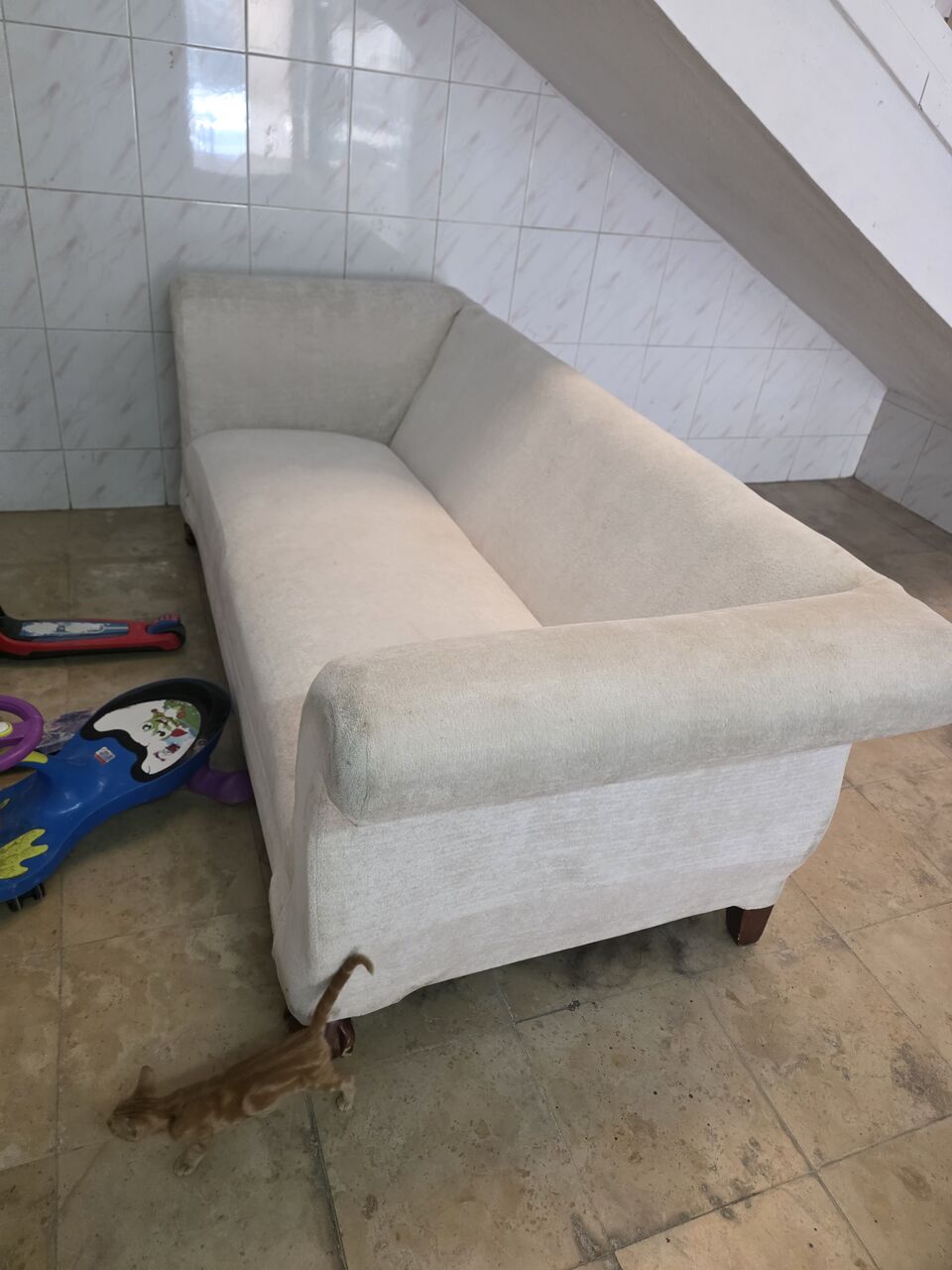 Riyadh, Furniture, SAR 200,  Single Sofa  - White Color