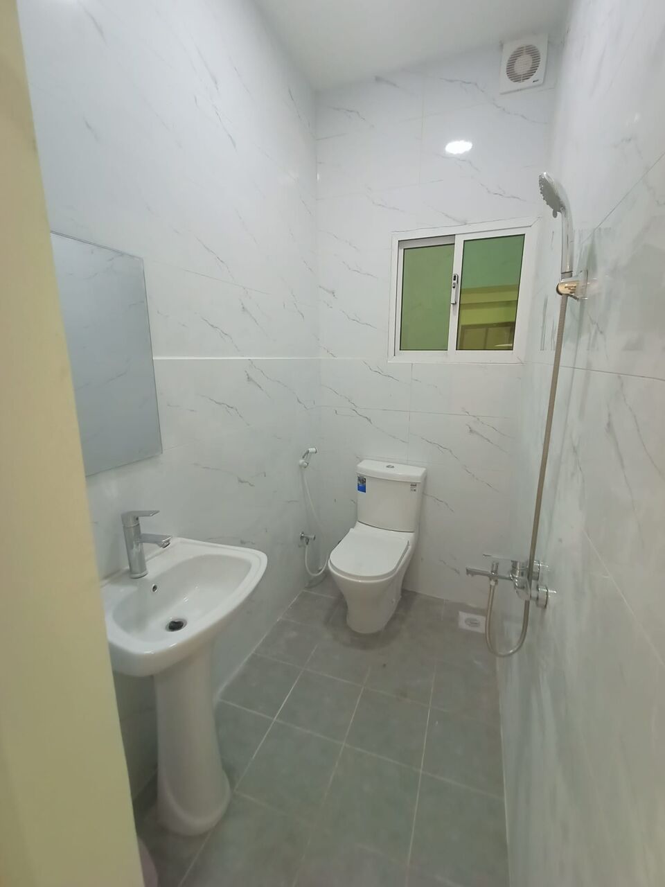 Gudaibiya, Apartments, Flats, Houses & Villas, 4 Bedroom / 2 Bathroom / Big Close Kitchen / 350 BD / With EWA