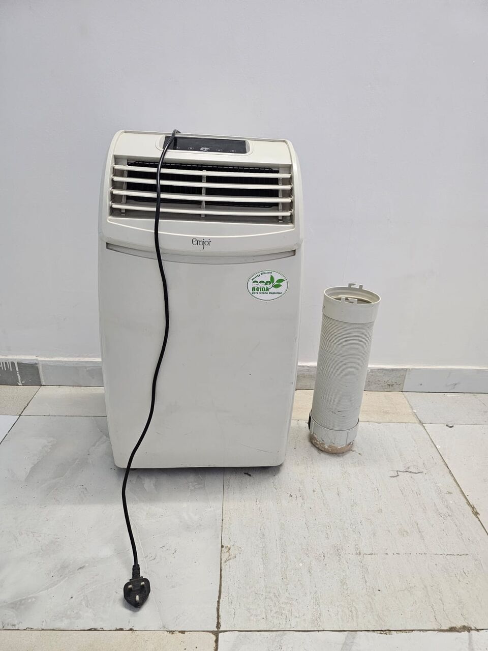 Riyadh, Household Items, SAR 1100,  1100, Portable AC, Micro Oven And Some Household Items For Sale