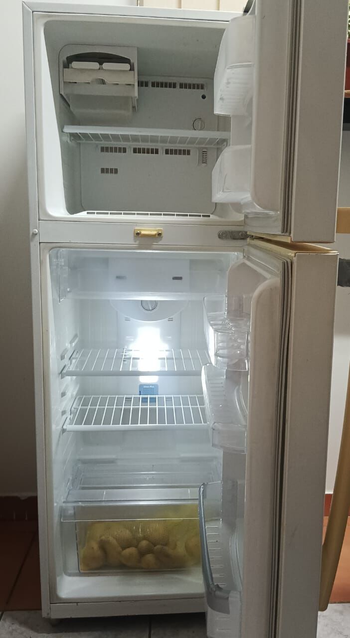 Riyadh, Appliances, SAR 450,  200 Liters Samsung Refrigerator For Sale Price (SAR 450)