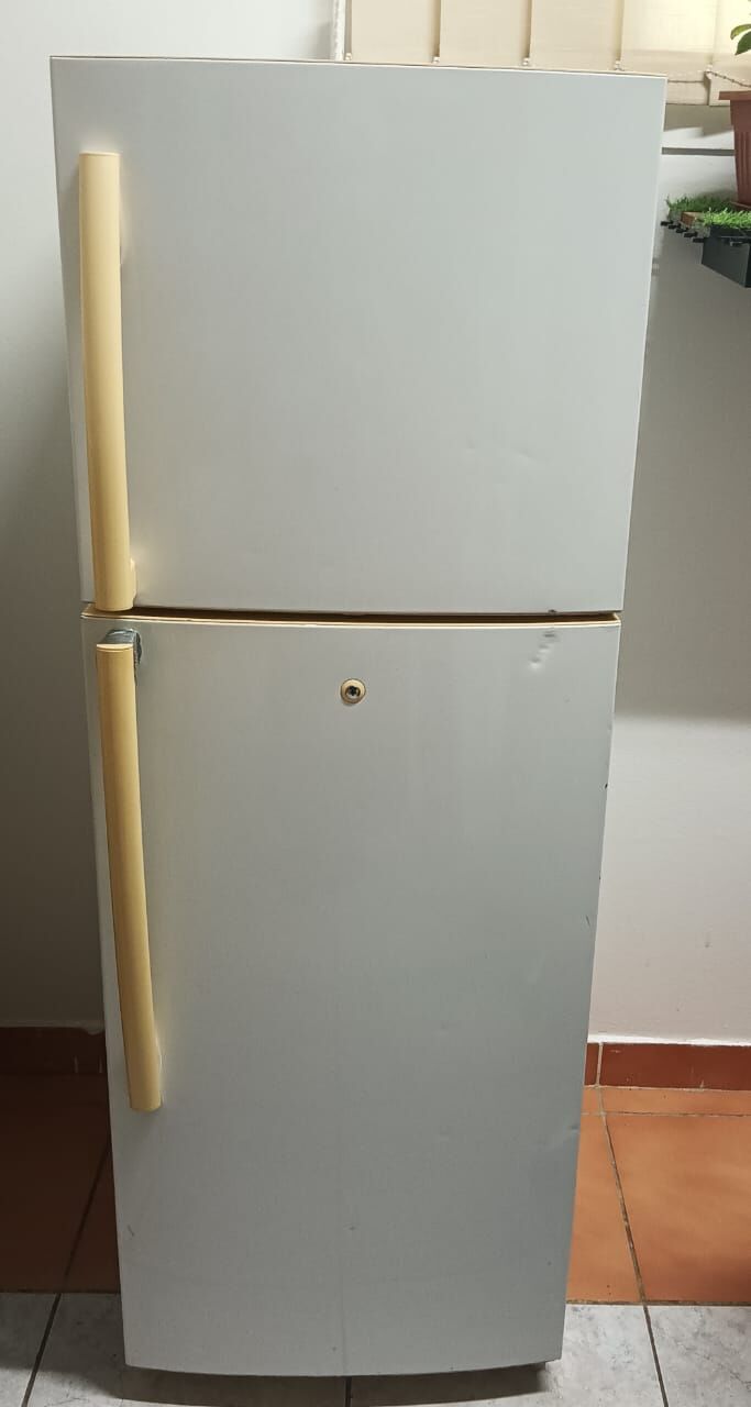 Riyadh, Appliances, SAR 450,  200 Liters Samsung Refrigerator For Sale Price (SAR 450)