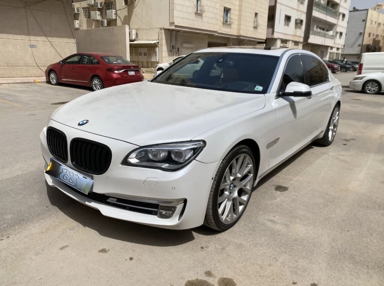 Riyadh, Vehicles, Cars & Trucks , SAR 55000,  BMW 750 Li,  2014,  Automatic,  180 KM,  BMW 750