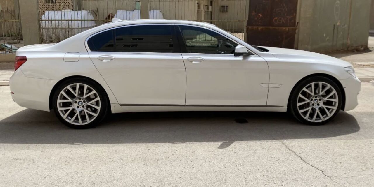 Riyadh, Vehicles, Cars & Trucks , SAR 55000,  BMW 750 Li,  2014,  Automatic,  180 KM,  BMW 750