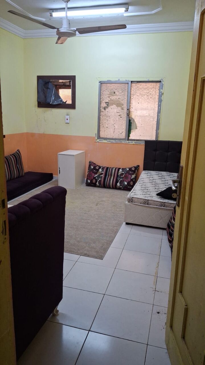 Jeddah, Housing Exchanges, SAR 1/month,  3 BR,  One Room For Rent (Aziziyah Jeddah)