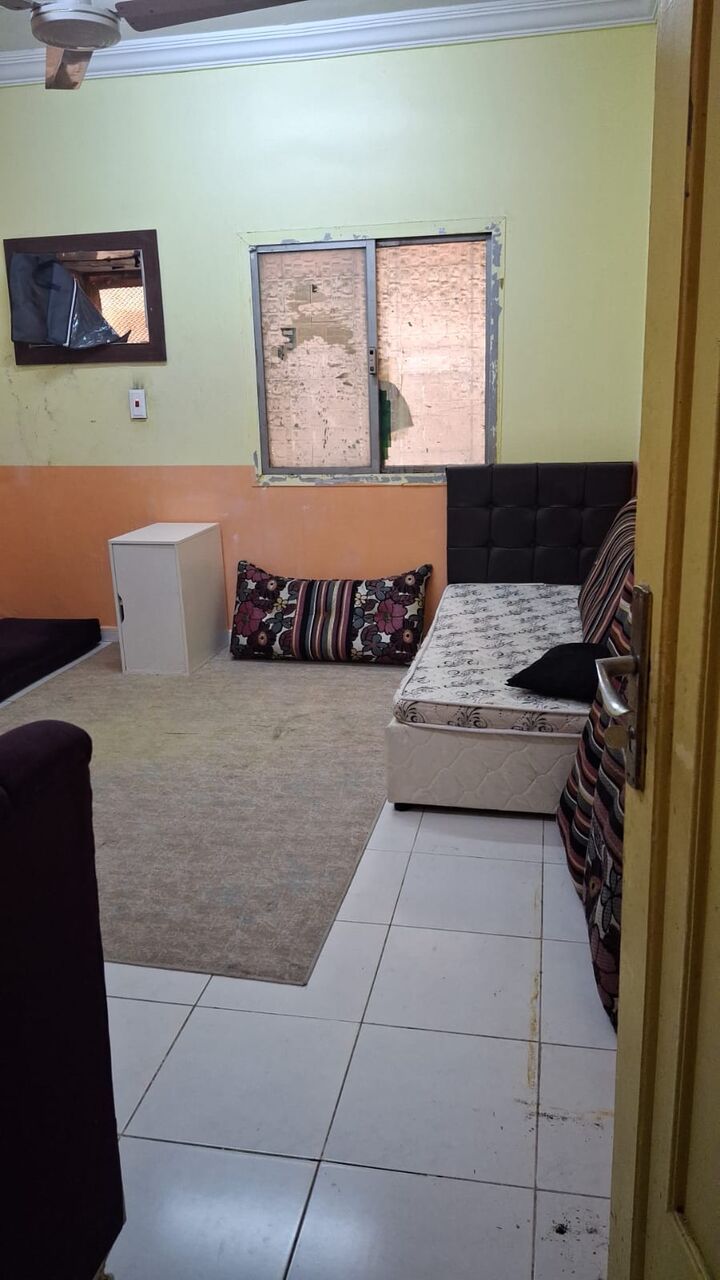 Jeddah, Housing Exchanges, SAR 1/month,  3 BR,  One Room For Rent (Aziziyah Jeddah)