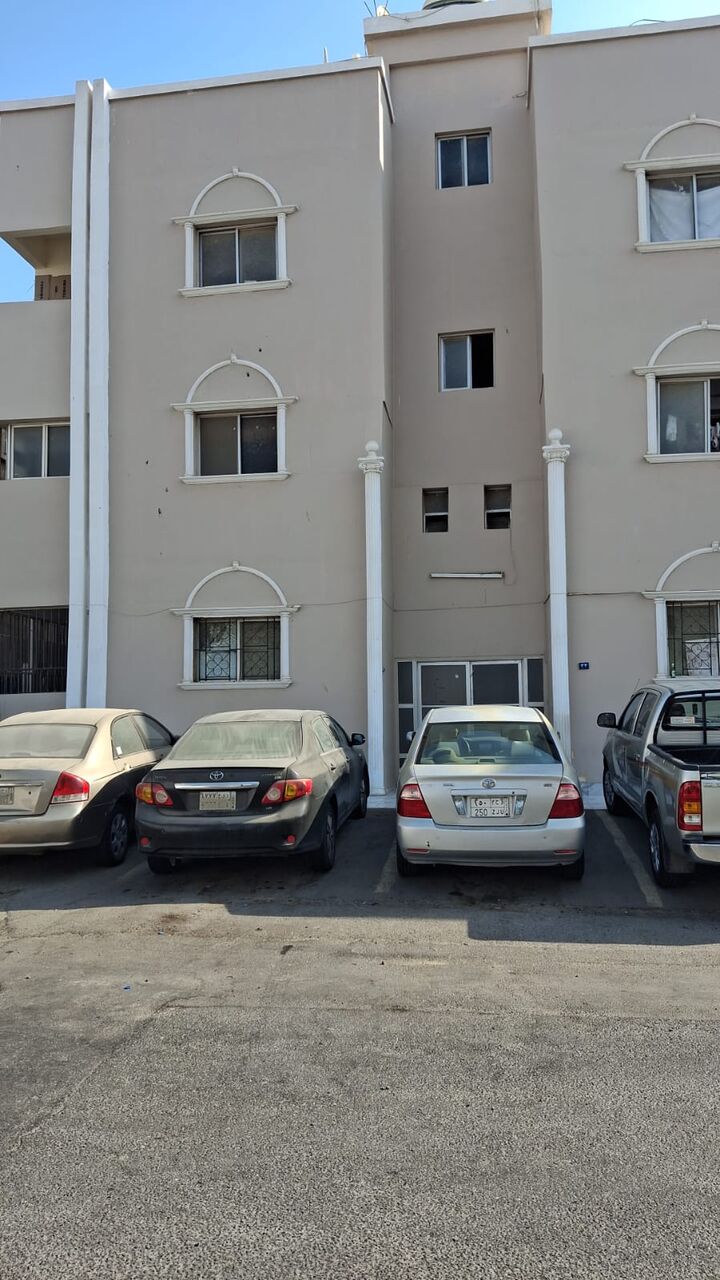 Jeddah, Housing Exchanges, SAR 1/month,  3 BR,  One Room For Rent (Aziziyah Jeddah)
