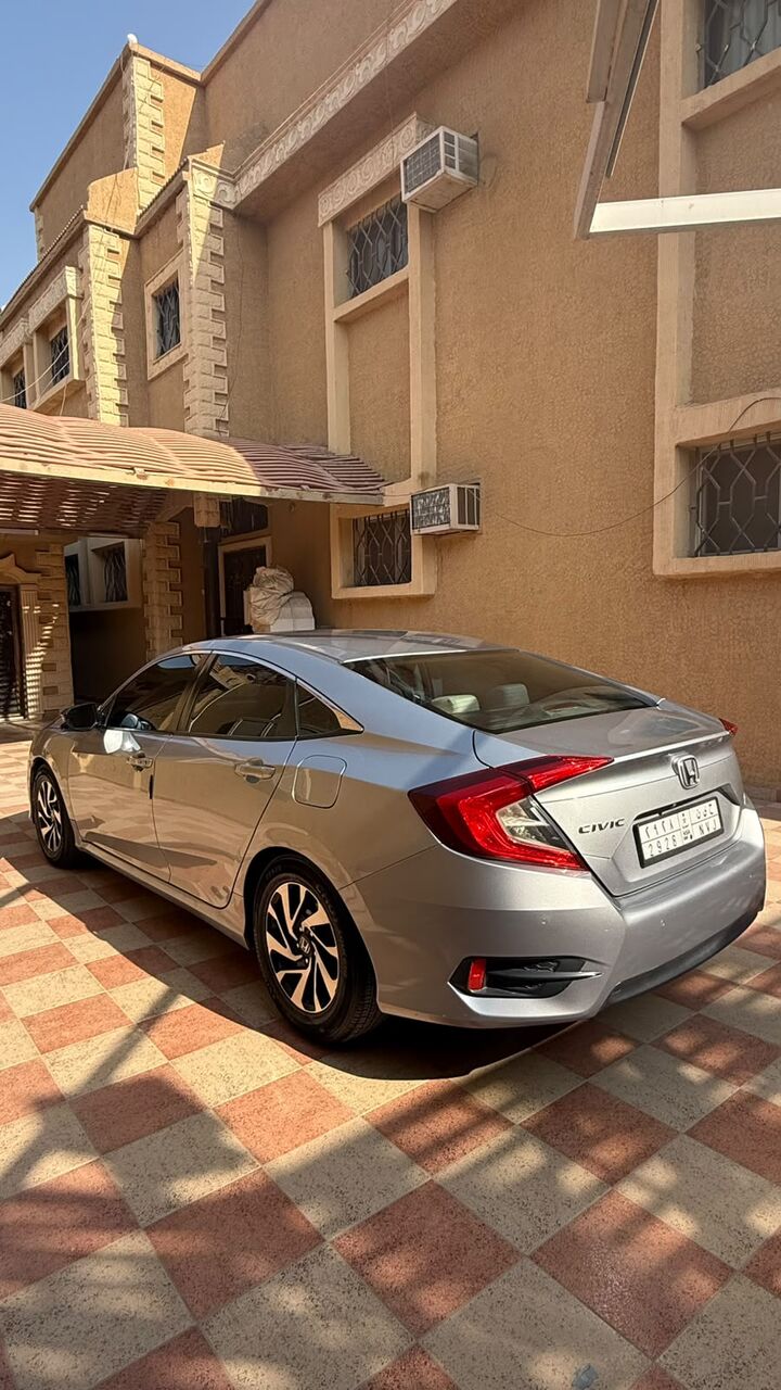 Riyadh, Vehicles, Cars & Trucks , SAR 36500,  Honda Civic EX-L,  2016,  Automatic,  235 KM,  Silver Color Clean Title For Sale Full Option