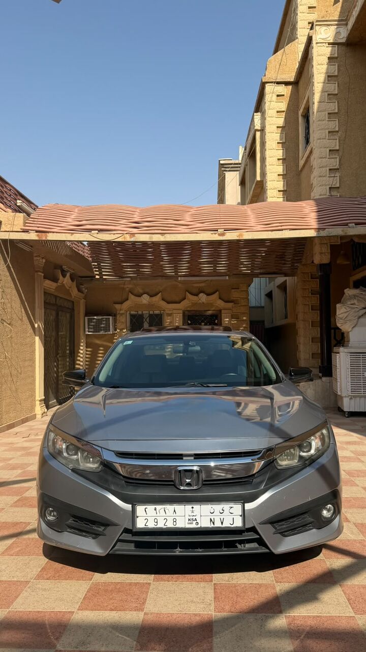 Riyadh, Vehicles, Cars & Trucks , SAR 36500,  Honda Civic EX-L,  2016,  Automatic,  235 KM,  Silver Color Clean Title For Sale Full Option