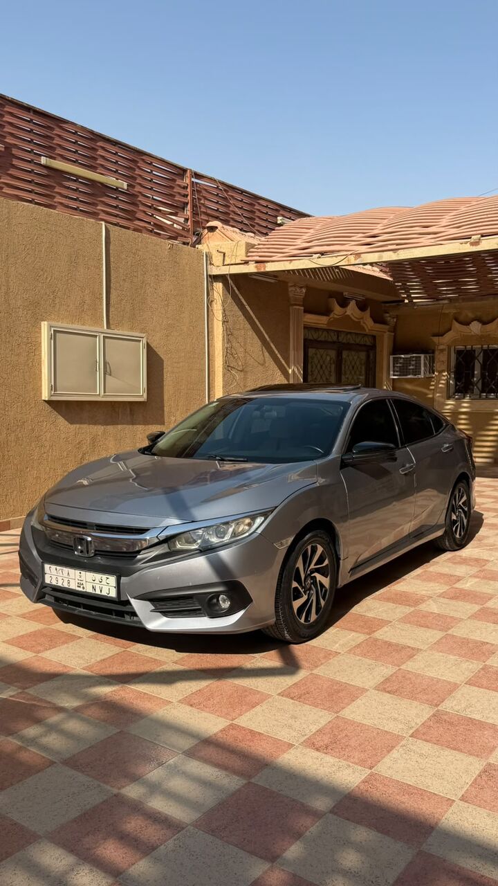 Riyadh, Vehicles, Cars & Trucks , SAR 36500,  Honda Civic EX-L,  2016,  Automatic,  235 KM,  Silver Color Clean Title For Sale Full Option