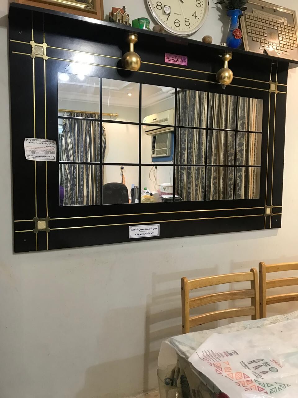 Dammam, Furniture, SAR 700,  Spacious 6 To 8-seater Dining Table Set And Wall Mirror In Good Condition For Sale