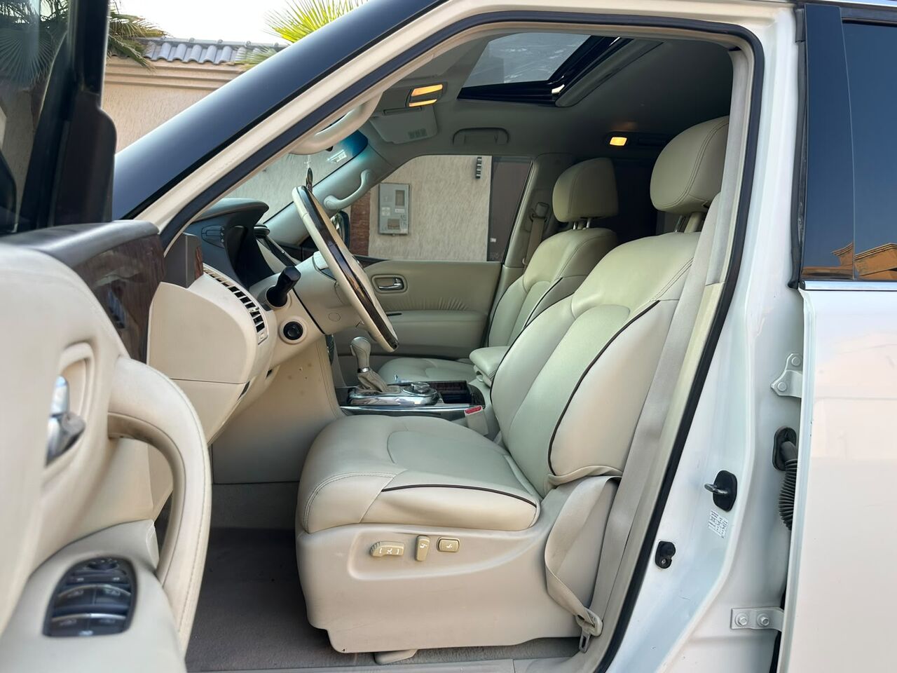 Riyadh, Vehicles, Cars & Trucks , SAR 87000,  Nissan Patrol Platinum,  2016,  Automatic,  310000 KM,    Full Options With Sunroof N 4x4 (2nd Owner)