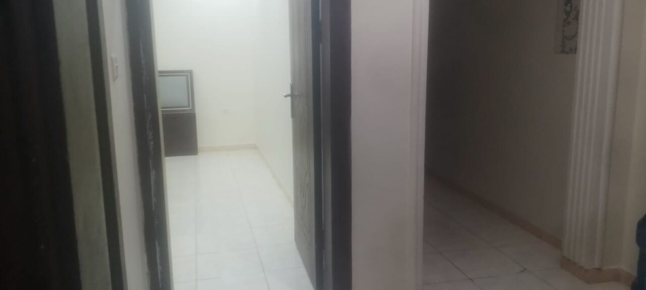 Jeddah, Housing Exchanges, SAR 600/month,  3 BR,  36 Sq. Meter,  ONE SEPARATE ROOM IN 3BR FLAT AVAILABLE FOR BACHELOR (Seperate Rooms Availabl)