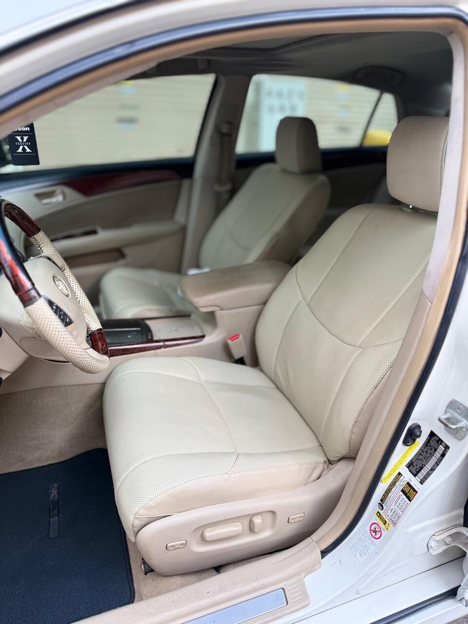 Riyadh, Vehicles, Cars & Trucks , SAR 38000,  Toyota Avalon,  2011,  Automatic,  370000 KM,    Limied