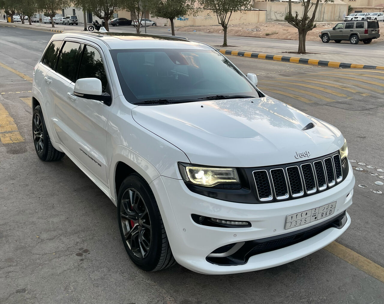 Riyadh, Vehicles, Cars & Trucks , SAR 65000,  Jeep Grand Cherokee SRT,  2015,  Automatic,  320000 KM,  Jeep SRT8  Full Option