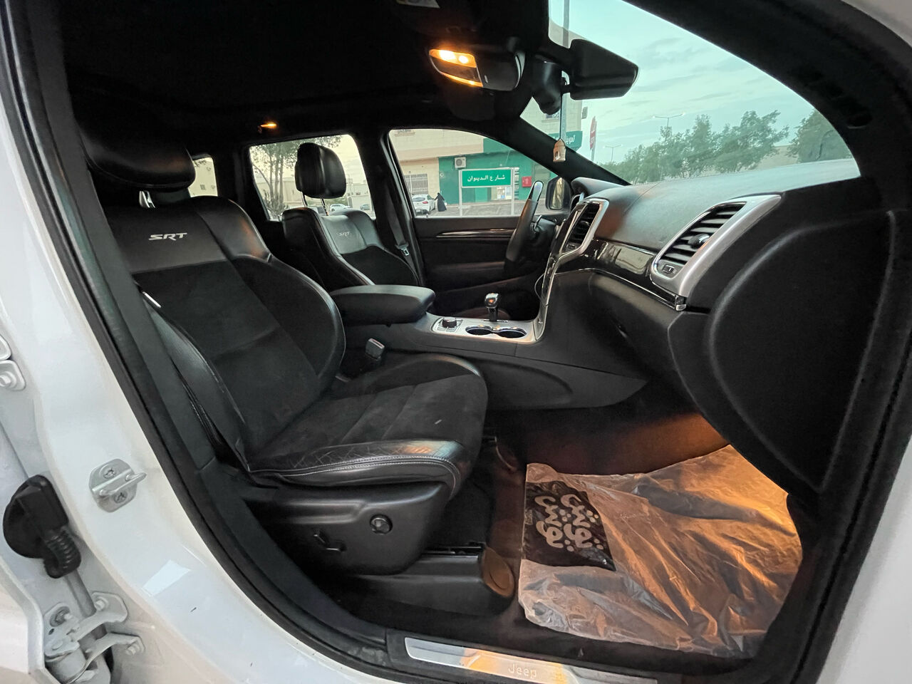Riyadh, Vehicles, Cars & Trucks , SAR 65000,  Jeep Grand Cherokee SRT,  2015,  Automatic,  320000 KM,  Jeep SRT8  Full Option