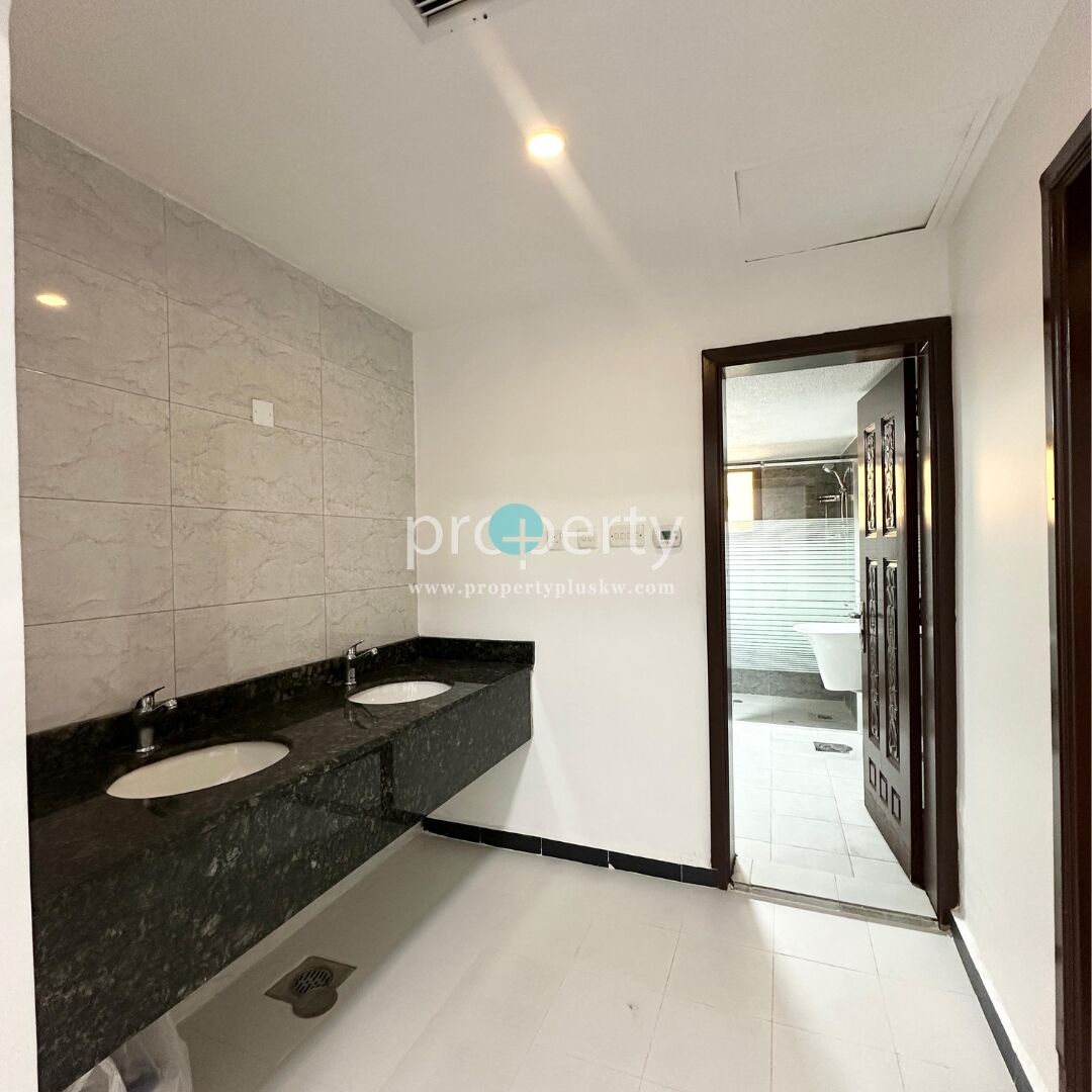 Kuwait City, Villas, KWD 2000,  Spacious Villa For Rent In Jabriya