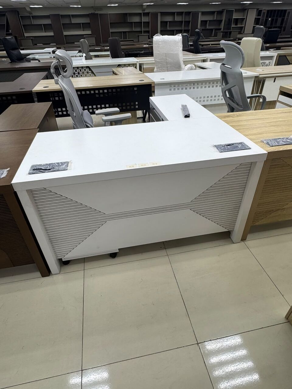 Jeddah, Furniture, SAR 5,  New Office Desk Available In Low Price