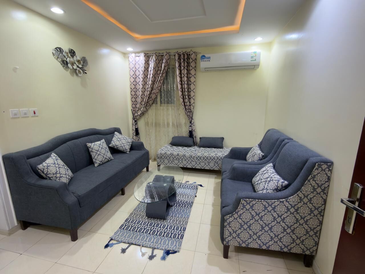 Riyadh, Furniture, SAR 1300,  Sofa, Centre Table, Curtains, Carpet.