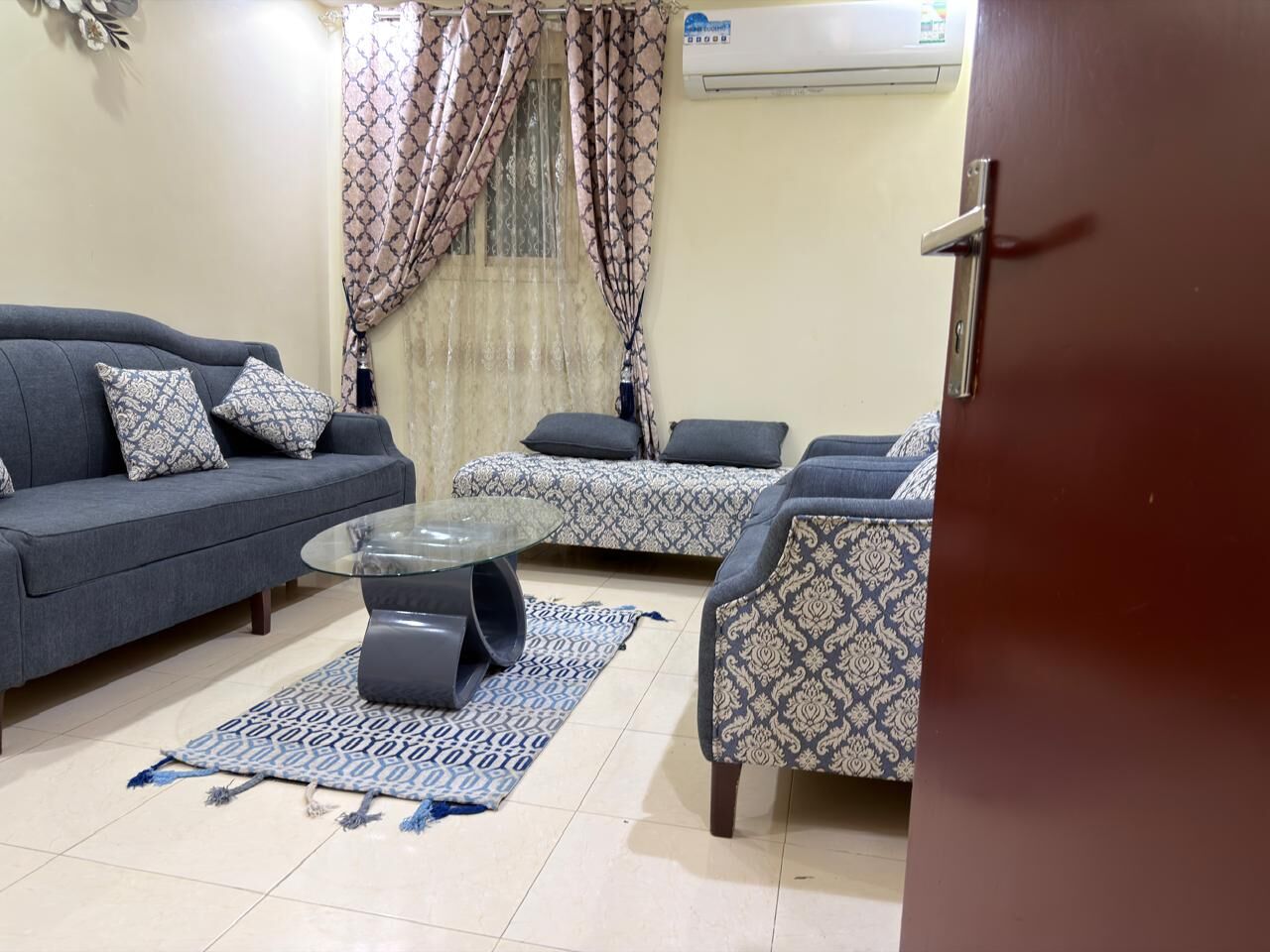 Riyadh, Furniture, SAR 1300,  Sofa, Centre Table, Curtains, Carpet.