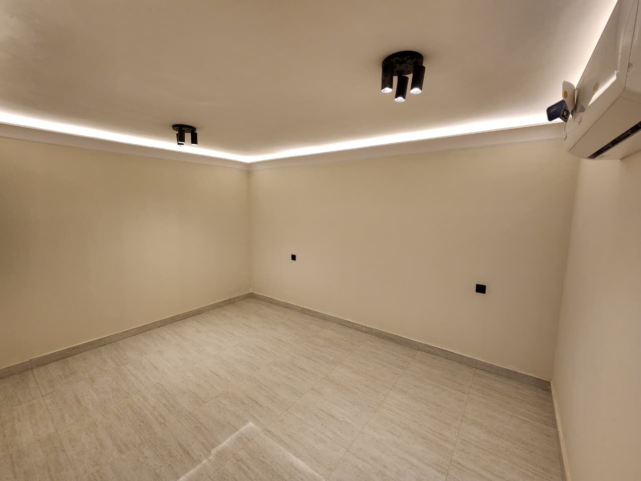 Al Malaz, Apartments, Flats, Houses & Villas, SAR 37000/year,  2 BR,  Modern & Clean Ground-Floor 2BHK Flat For Rent In Al Malaz (Near Al Alia Indian School)