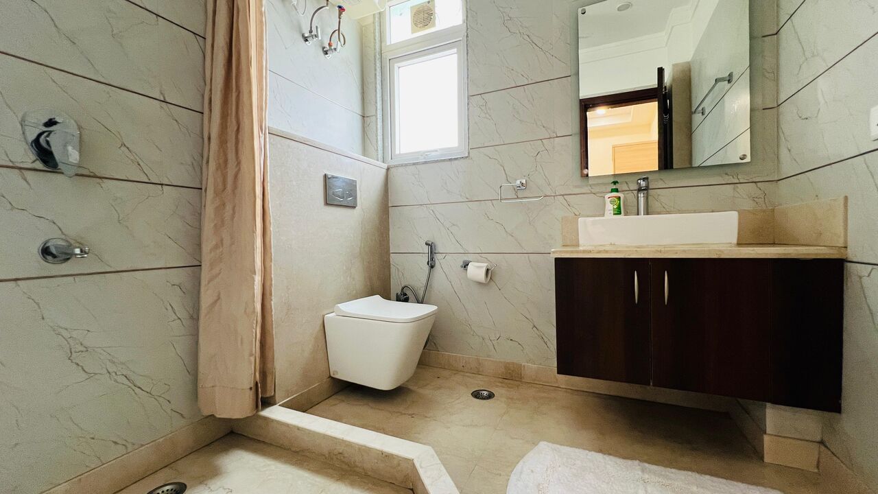 Gurgaon, Apartments, Flats, Houses & Villas, INR 3000/day,  Furnished,  Studio,  375 Sq. Feet,  Studio Apartment Golf Course Road Gurgaon