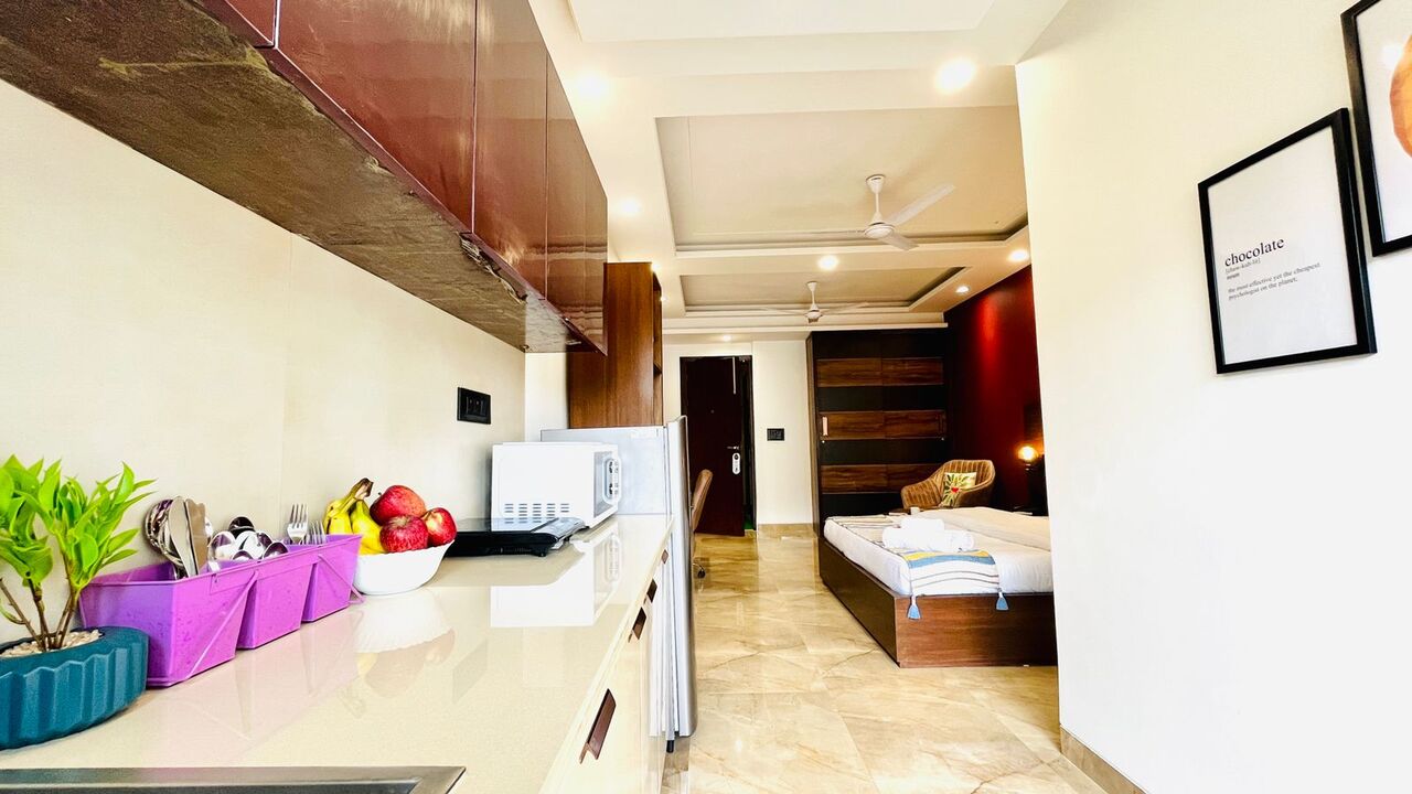 Gurgaon, Apartments, Flats, Houses & Villas, INR 5000/day,  Furnished,  Studio,  375 Sq. Feet,  Studio Apartment Dlf Cyber City Gurgaon