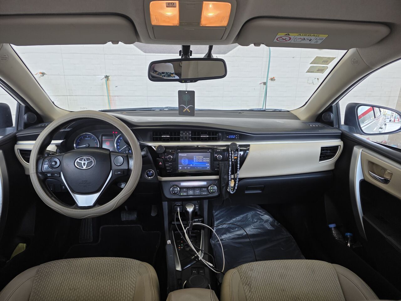 Riyadh, Vehicles, Cars & Trucks , SAR 33000,  Toyota Corolla SE,  2014,  Automatic,  280000 KM,  .