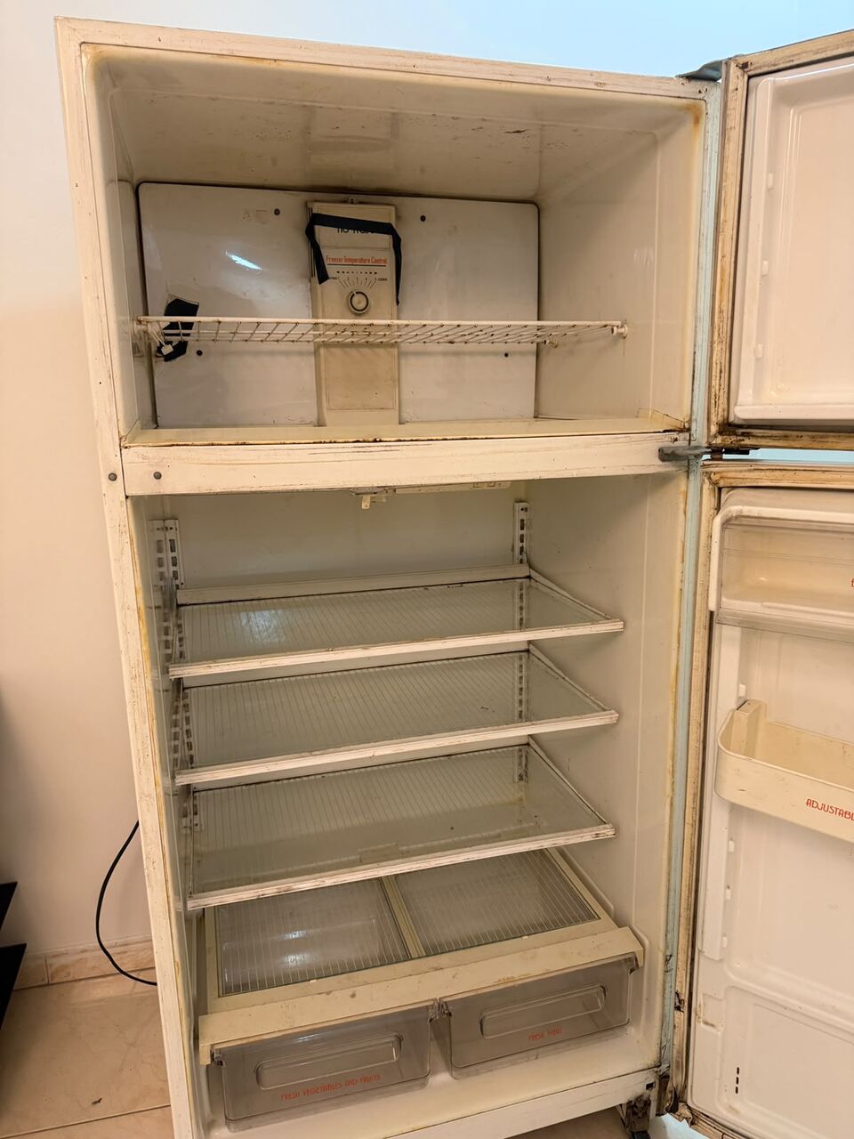 Jubail, Furniture, SAR 750,  I Want Sell Sofa, Gas Stove & Fridge