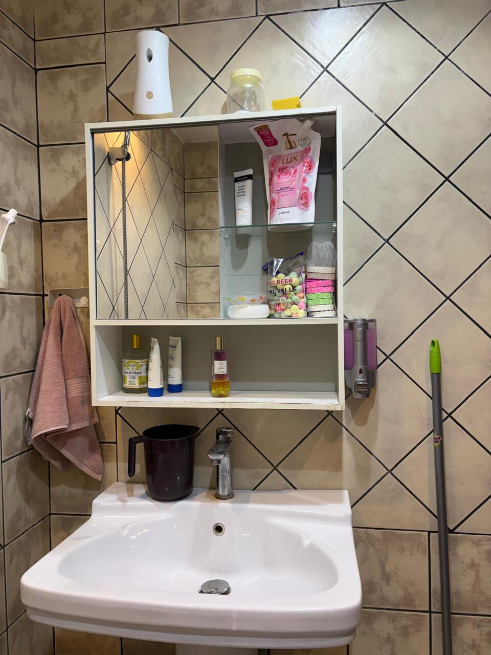 Riyadh, Household Items, SAR 120,  Ikea Washroom Cabinet