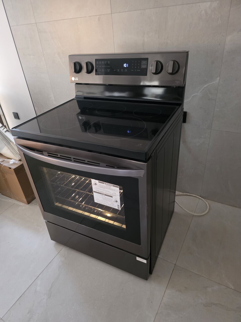 Jeddah, Appliances, SAR 2000,  LG Electrical Oven With 5 Hobs. InstaView 178 Liter