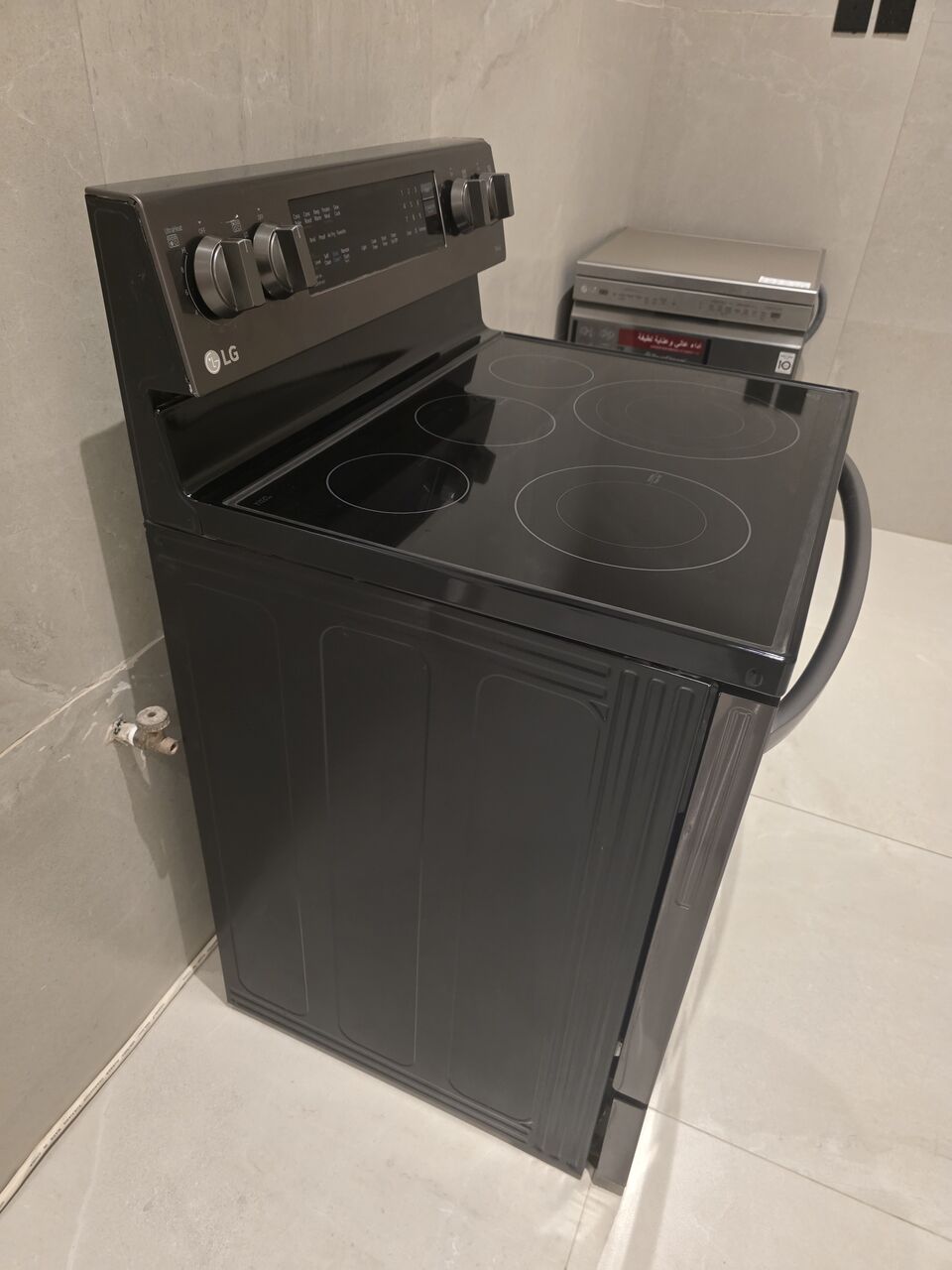 Jeddah, Appliances, SAR 2000,  LG Electrical Oven With 5 Hobs. InstaView 178 Liter