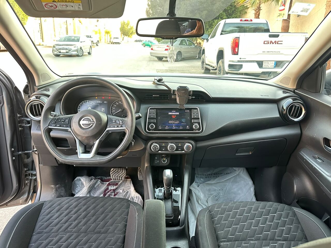 Riyadh, Vehicles, Cars & Trucks , SAR 57000,  Nissan Kicks,  2024,  Automatic,  62000 KM,    Mid Options N Agency Maintenance For Sales