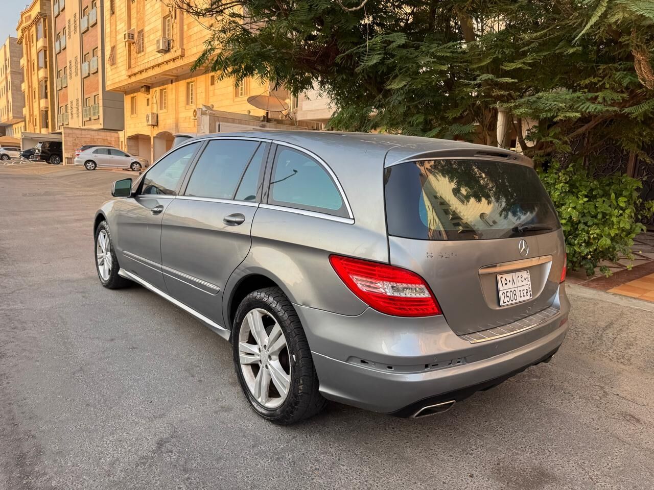 Jeddah, Vehicles, Cars & Trucks , SAR 26000,  Mercedes-Benz R,  2011,  Automatic,  289000 KM,  Mercedes R35 Full Option