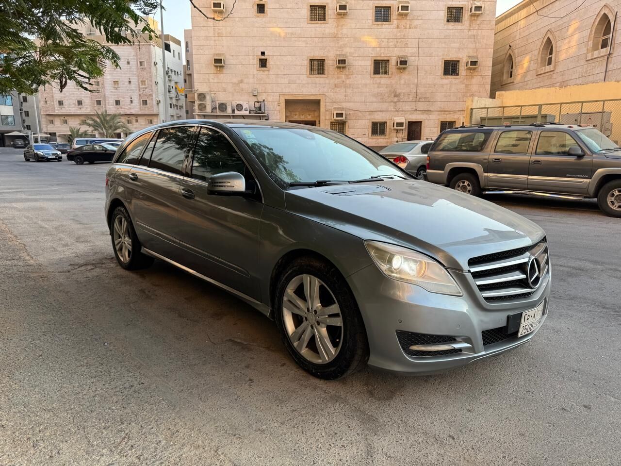 Jeddah, Vehicles, Cars & Trucks , SAR 26000,  Mercedes-Benz R,  2011,  Automatic,  289000 KM,  Mercedes R35 Full Option