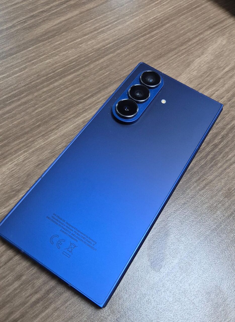 Dammam, Mobile Phones, SAR 4800,  Samsung Galaxy Fold7, 512GB, Blue- Mint Condition