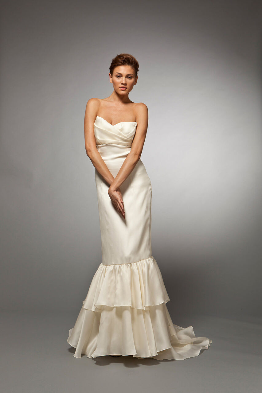 New York, Clothing & Accessories, USD 2809,  Shop Bridal Wedding Gowns Brooklyn For Halloween Wedding Celebrations