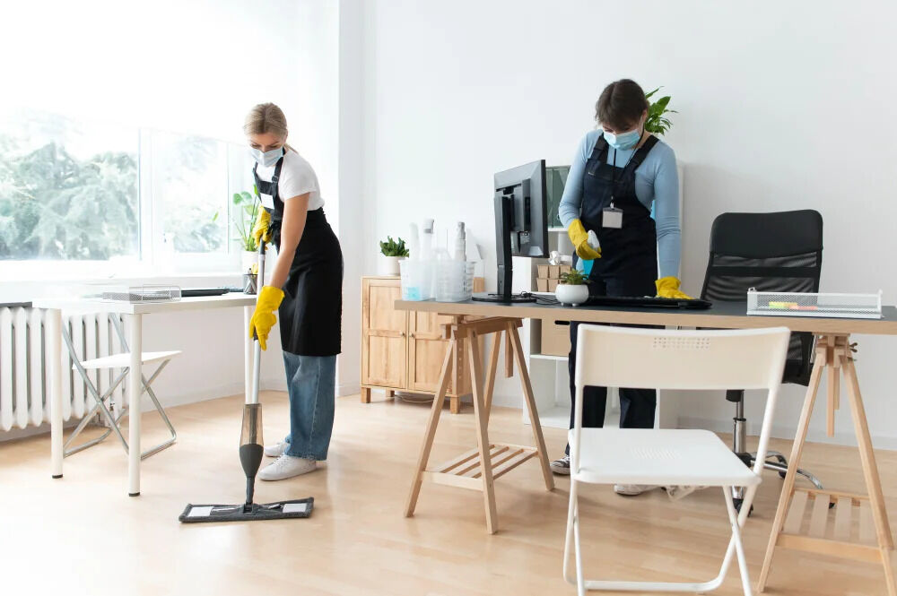 London, Cleaning, Eco-Friendly Cleaning Products In The Workplace
