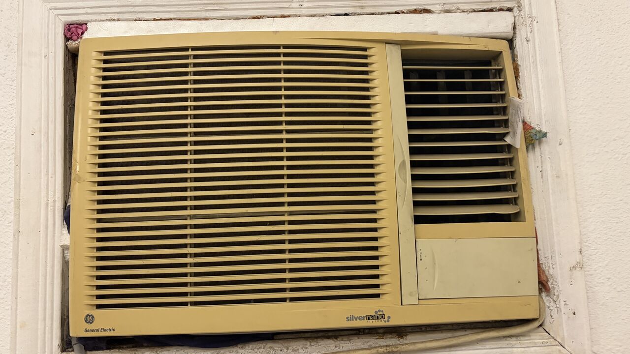 Jeddah, Air Conditioners, SAR 550,  2 Carrier Good Condition ACs 1.5 Ton And 1 Alzamil