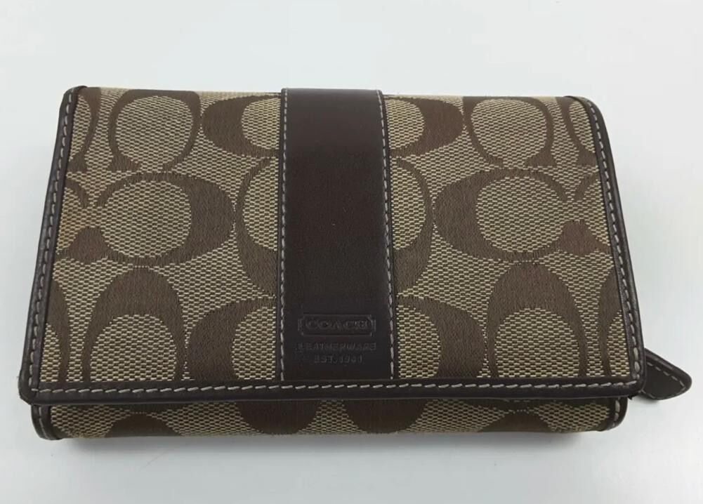 Riyadh, Purses & Wallets, SAR 500,  Coach Hampton Signature Flap Wallet