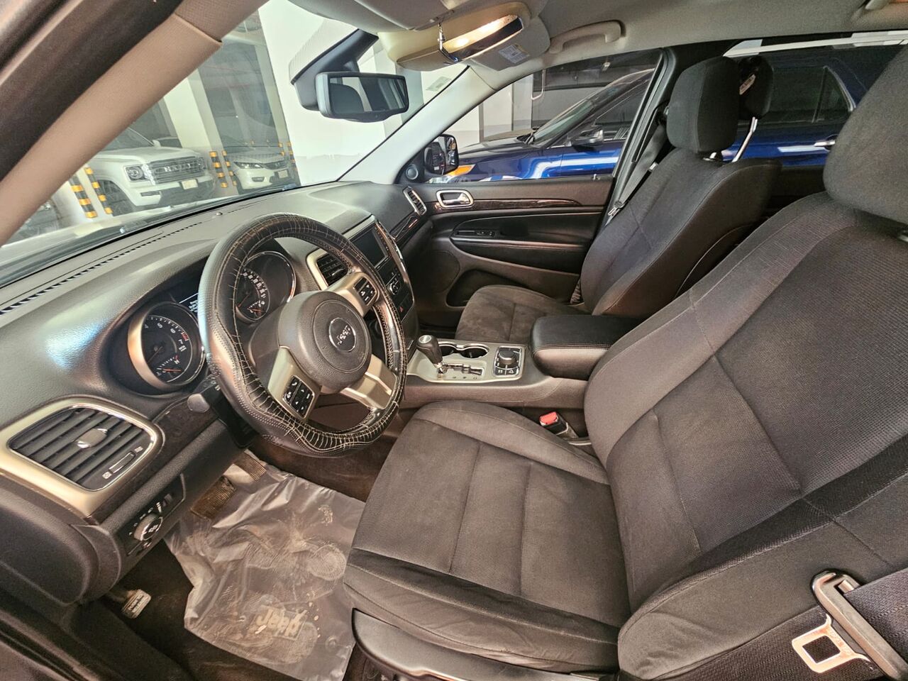 Al Sahafa, Vehicles, Cars & Trucks , SAR 25000,  Jeep Grand Cherokee,  2011,  Automatic,  220000 KM,  Good Condition  Laredo 3.6L