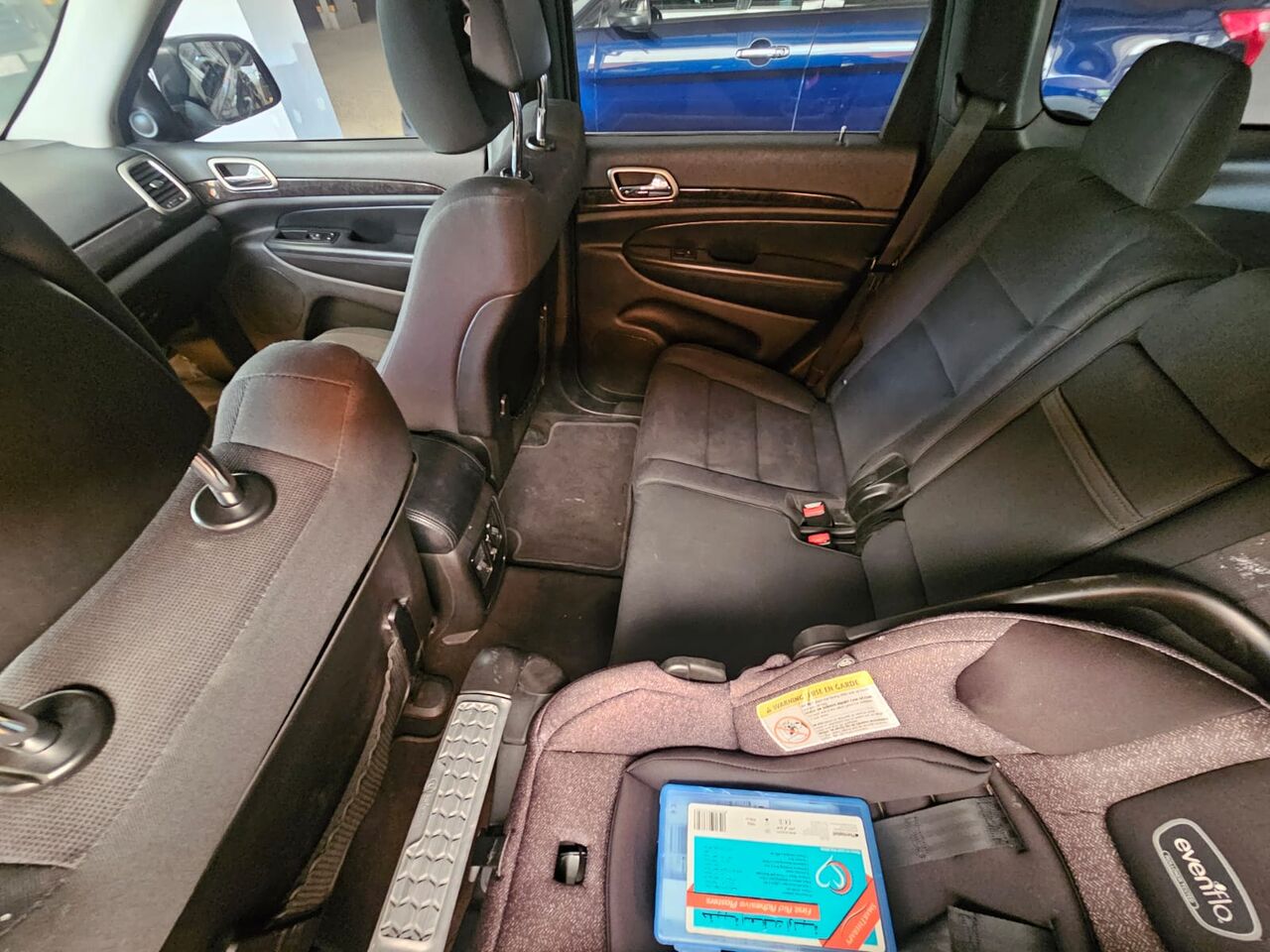Al Sahafa, Vehicles, Cars & Trucks , SAR 25000,  Jeep Grand Cherokee,  2011,  Automatic,  220000 KM,  Good Condition  Laredo 3.6L