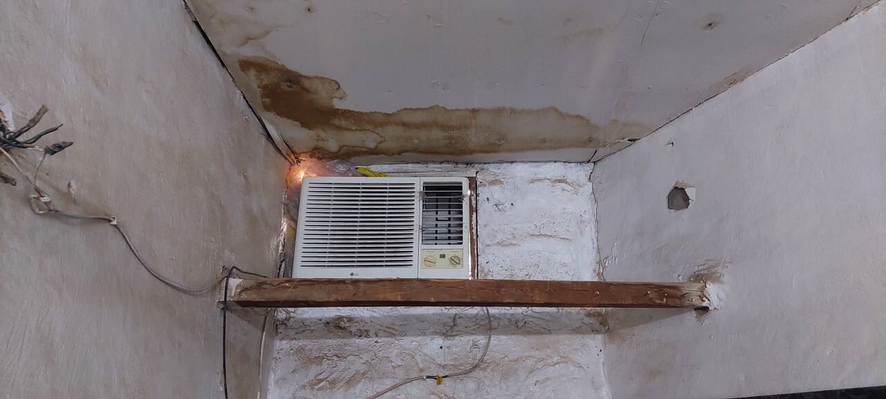 Riyadh, Air Conditioners, SAR 500,  We Have Two Air Conditioners Of 2 Units Each. There Are 32 Mattresses And 17 Cots.