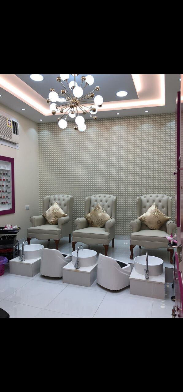 Hidd, Businesses For Sale, Fully Equipped Ladies Salon In Hidd For Sale.