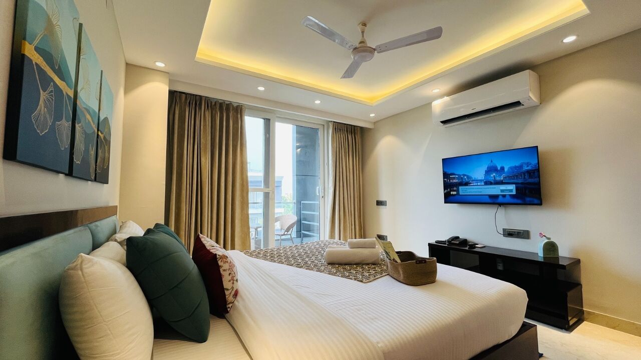 Gurgaon, Apartments, Flats, Houses & Villas, INR 4000/day,  Furnished,  1 BR,  600 Sq. Feet,  BluO 1BHK Suite - Balcony, Gym, Lift, Parking