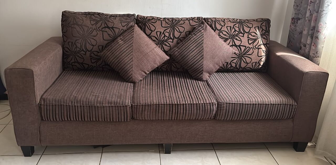 Jeddah, Furniture, SAR 450,  Sofa Set With Total Of 6 Seaters Turki Made